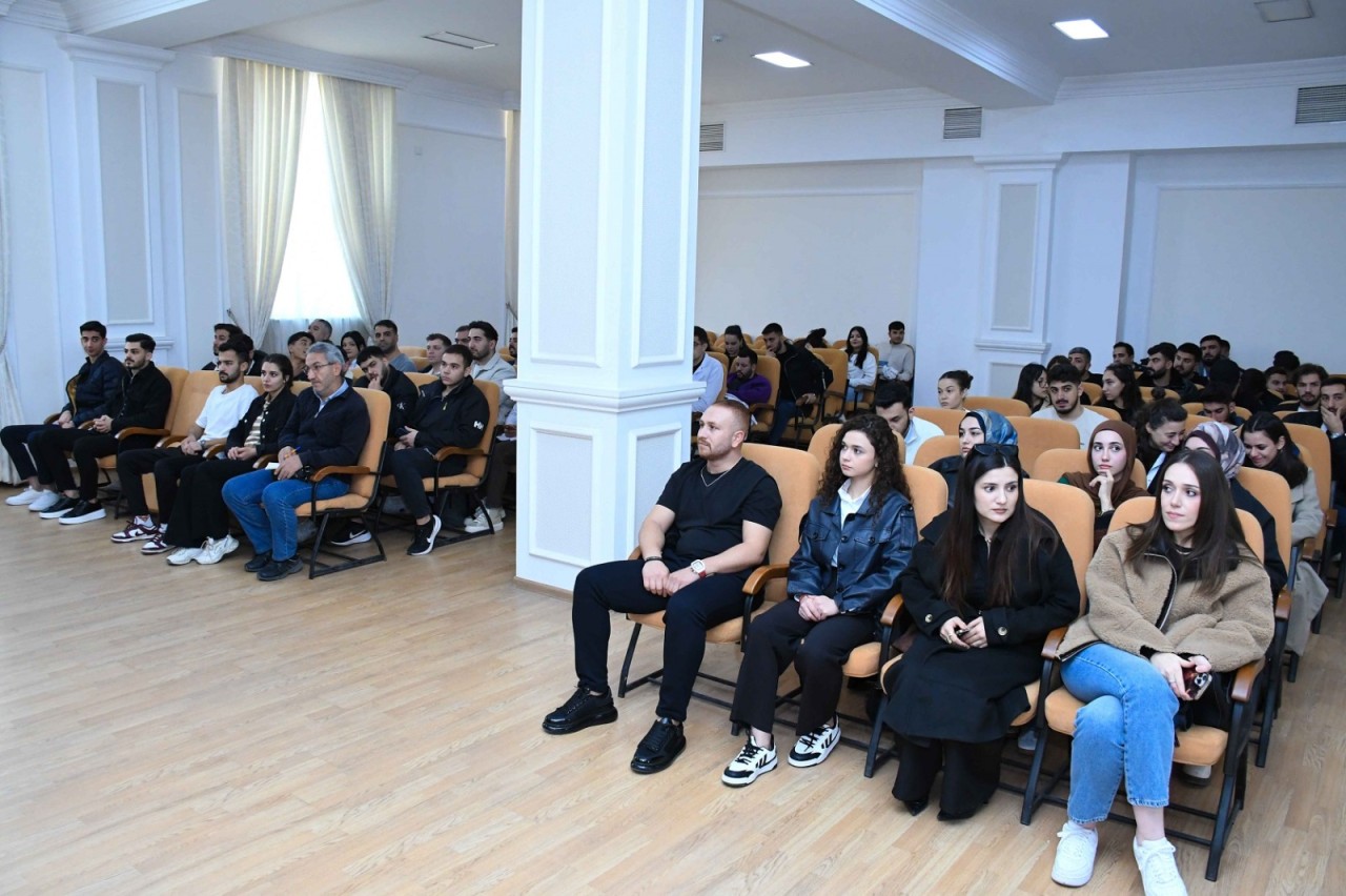 ADAU-da miqrasiya ilə bağlı maarifləndirmə tədbiri keçirilib - FOTOLAR